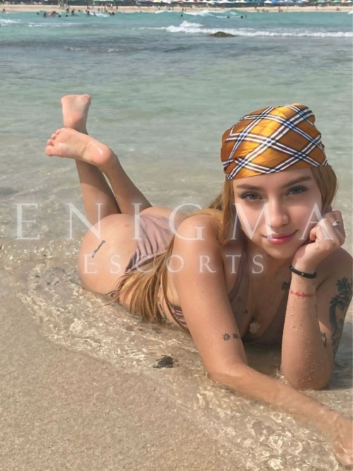 Joven escort latina en Madrid