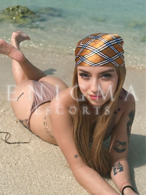 Joven escort latina en Madrid