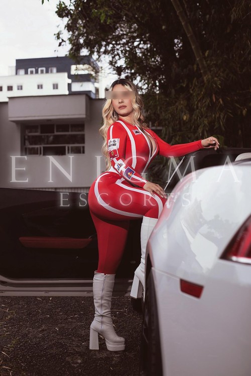 escort colombiana joven en Madrid 6