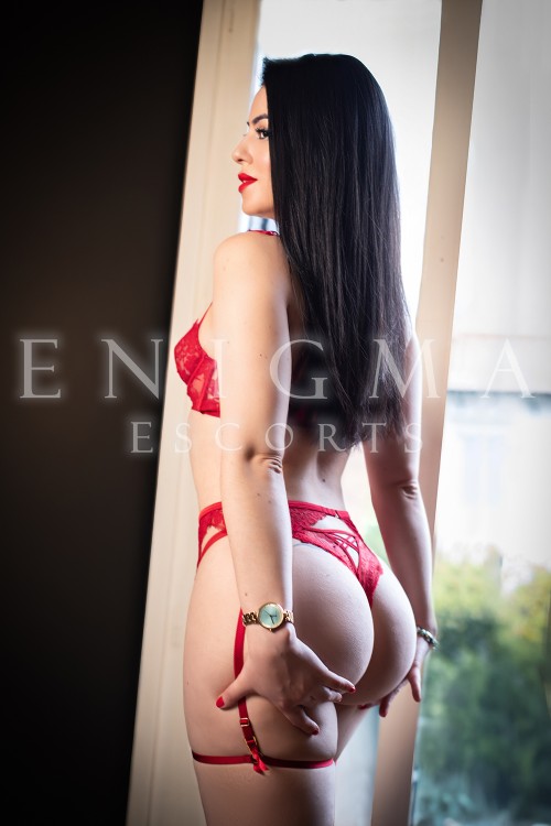 Gabriela escort latina tatuada en Madrid 5